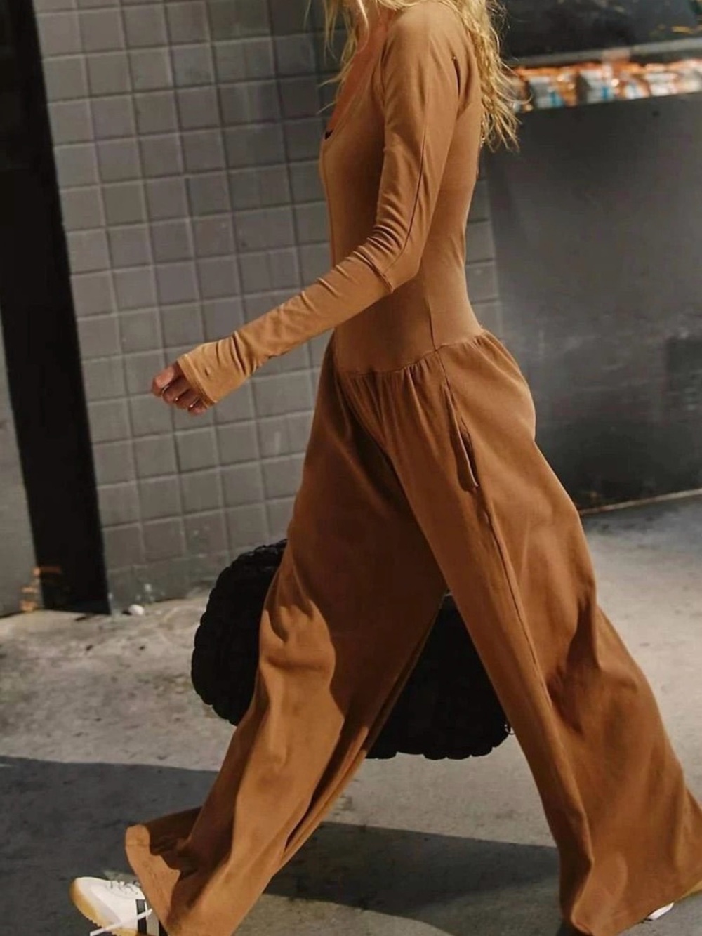 Free People Wide Leg Long Sleeve Hot Shot NWOT Medium - Picture 2 of 8